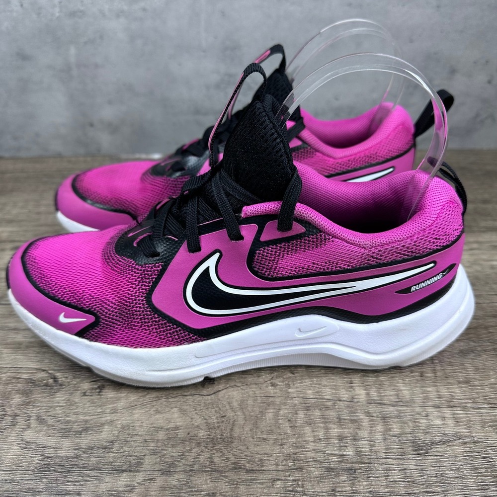 Nike~Girl's~Cosmic Runner Pink/Black Running Shoes~Size 3.5Y